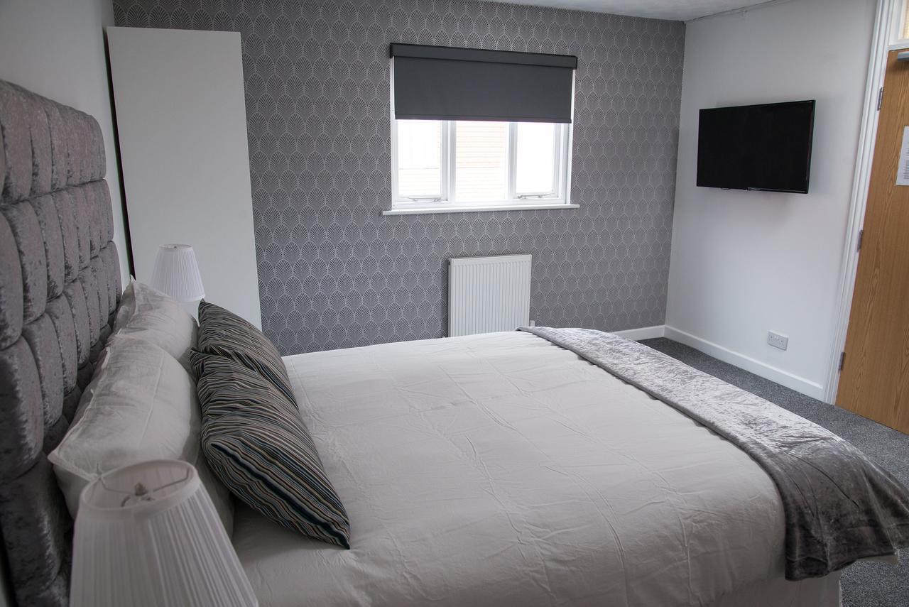 Tlk Apartments And Hotel - أوربنغتون المظهر الخارجي الصورة